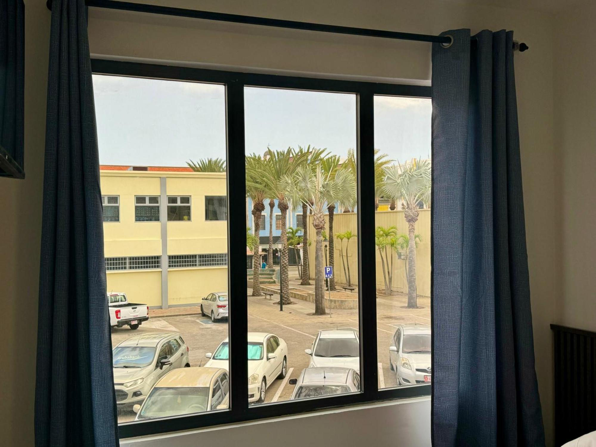 Central Boutique Hotel Oranjestad Exterior foto